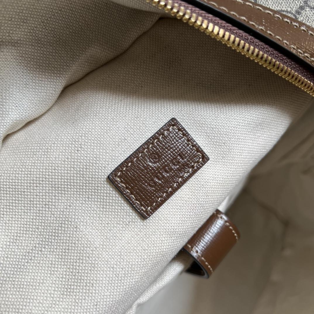 Gucci GG Supreme Canvas Backpack   31.5-41-14.5cm - FashionPlug