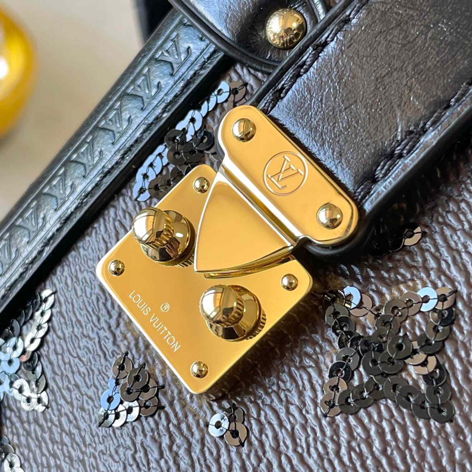 Louis Vuitton Side Trunk MM   M27036 - FashionPlug