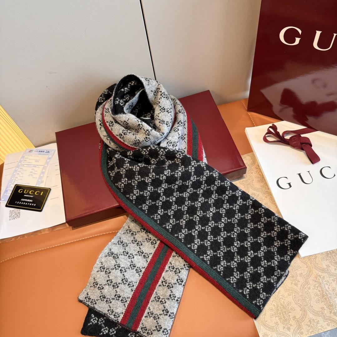 Gucci GG Supreme Scarf - FashionPlug