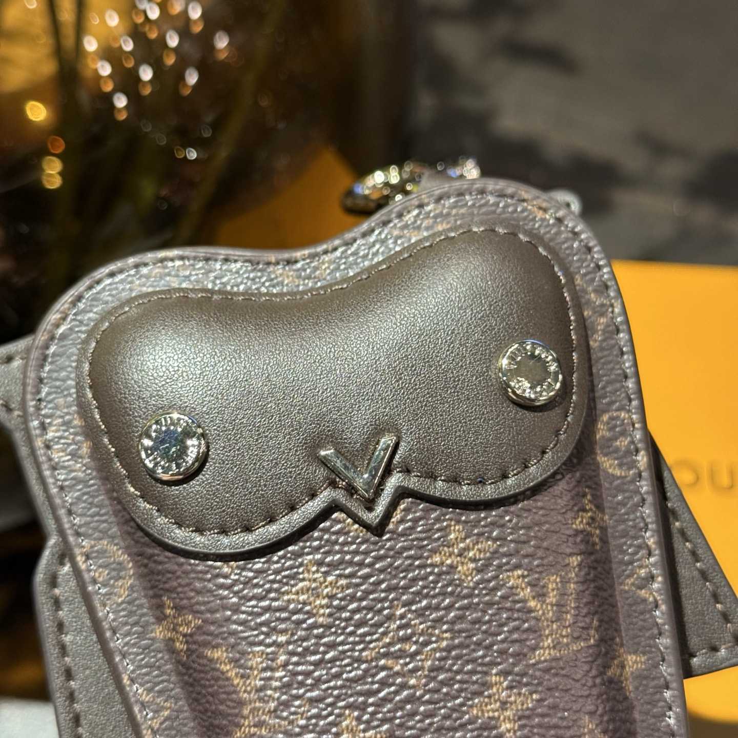 Louis Vuitton LV Owl Bag Charm S00 - FashionPlug