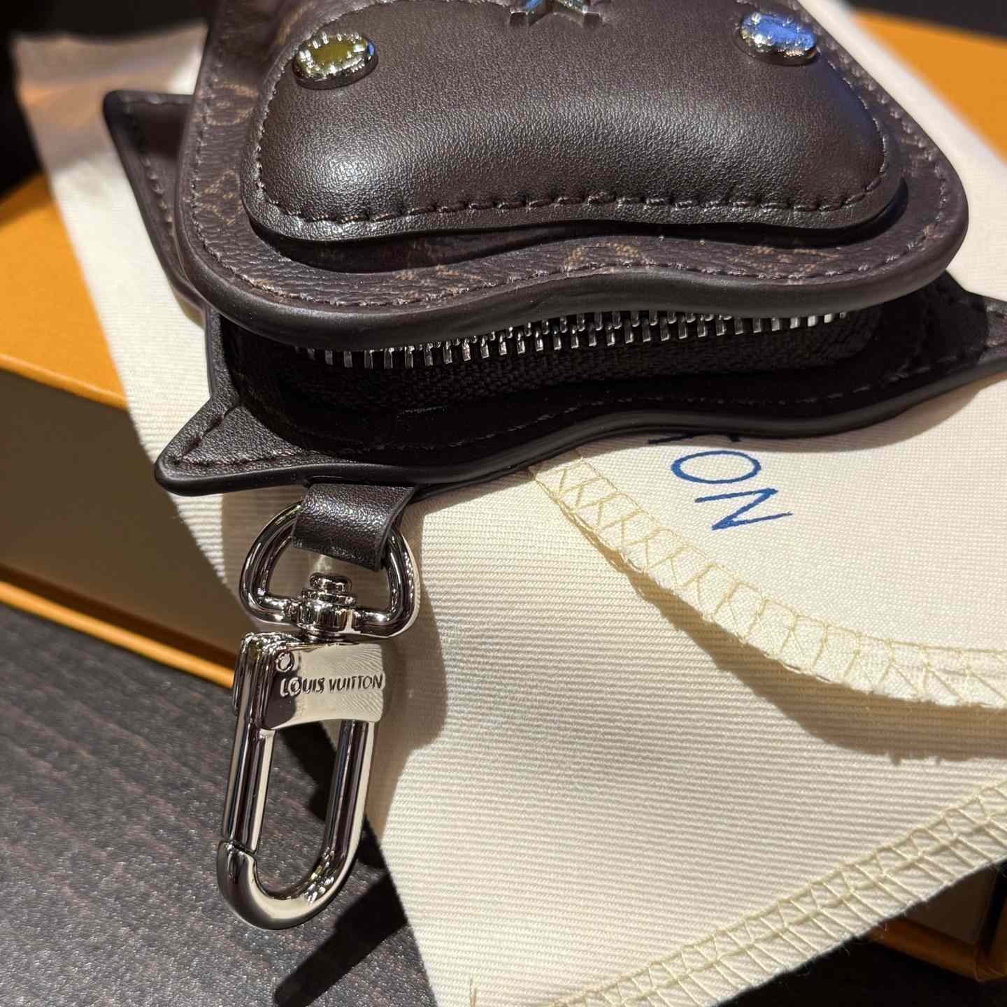 Louis Vuitton LV Owl Bag Charm S00 - FashionPlug