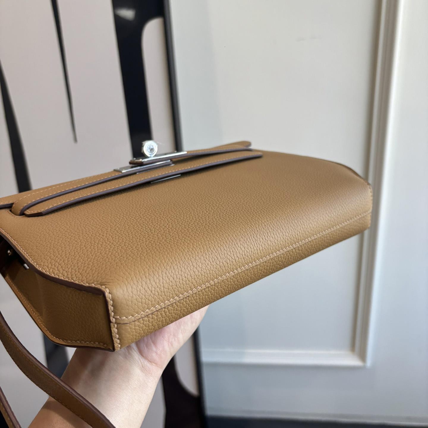 Hermes Kelly Depeches 25 Pouch - FashionPlug