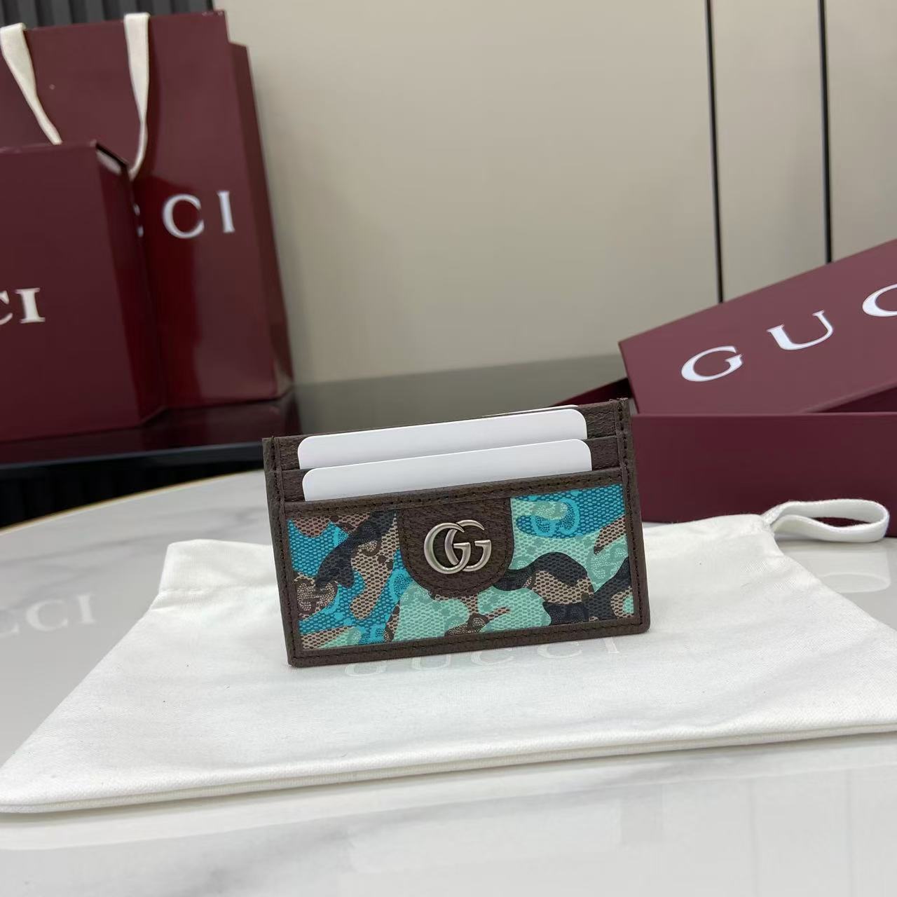 Gucci GG Card Case - FashionPlug