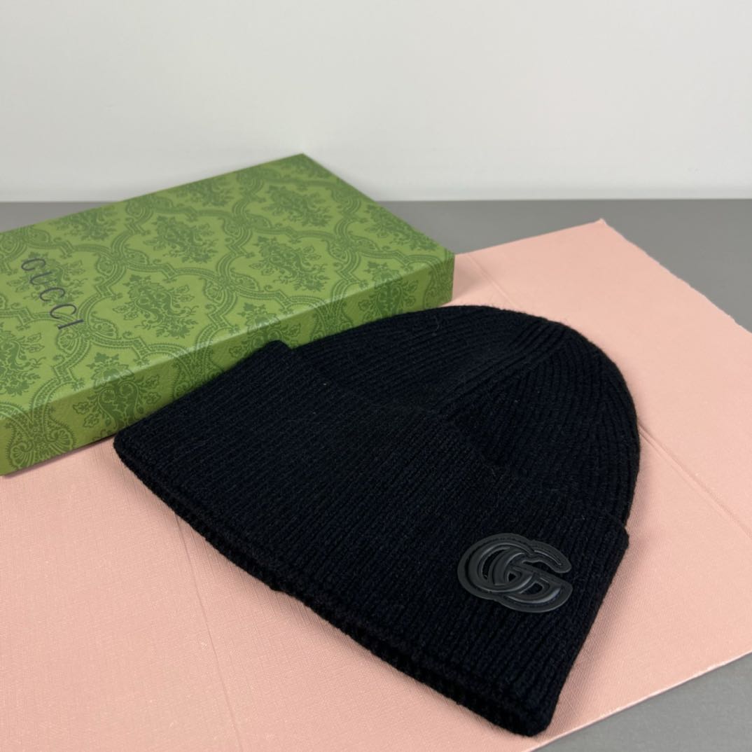 Gucci Beanie  - FashionPlug