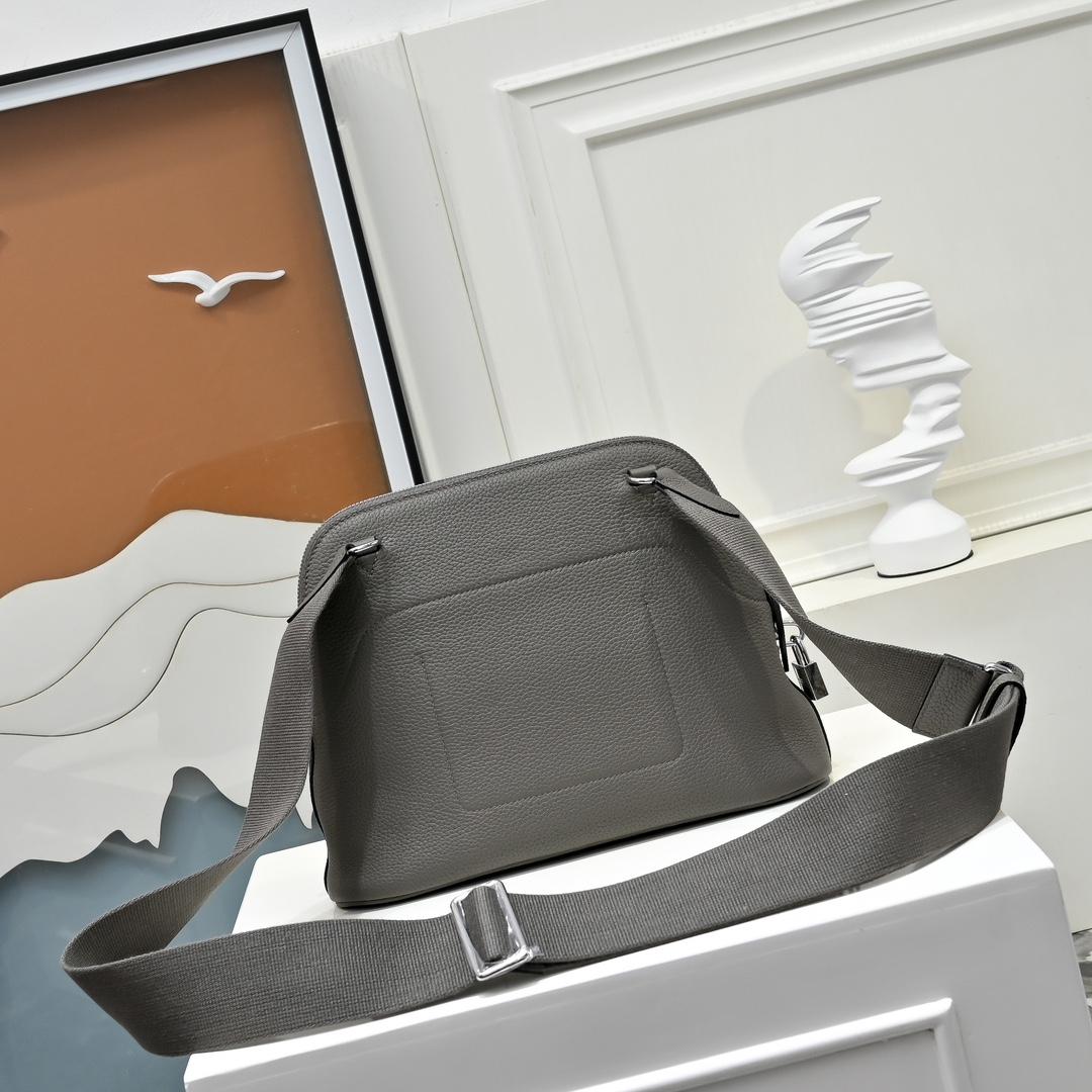 Hermès Bolide Messenger Bag - FashionPlug