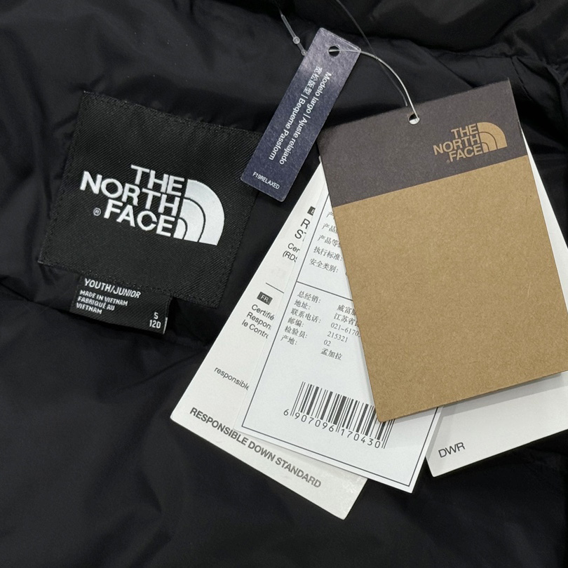 The North Face Kids 1996 Retro Nuptse Jacket - FashionPlug