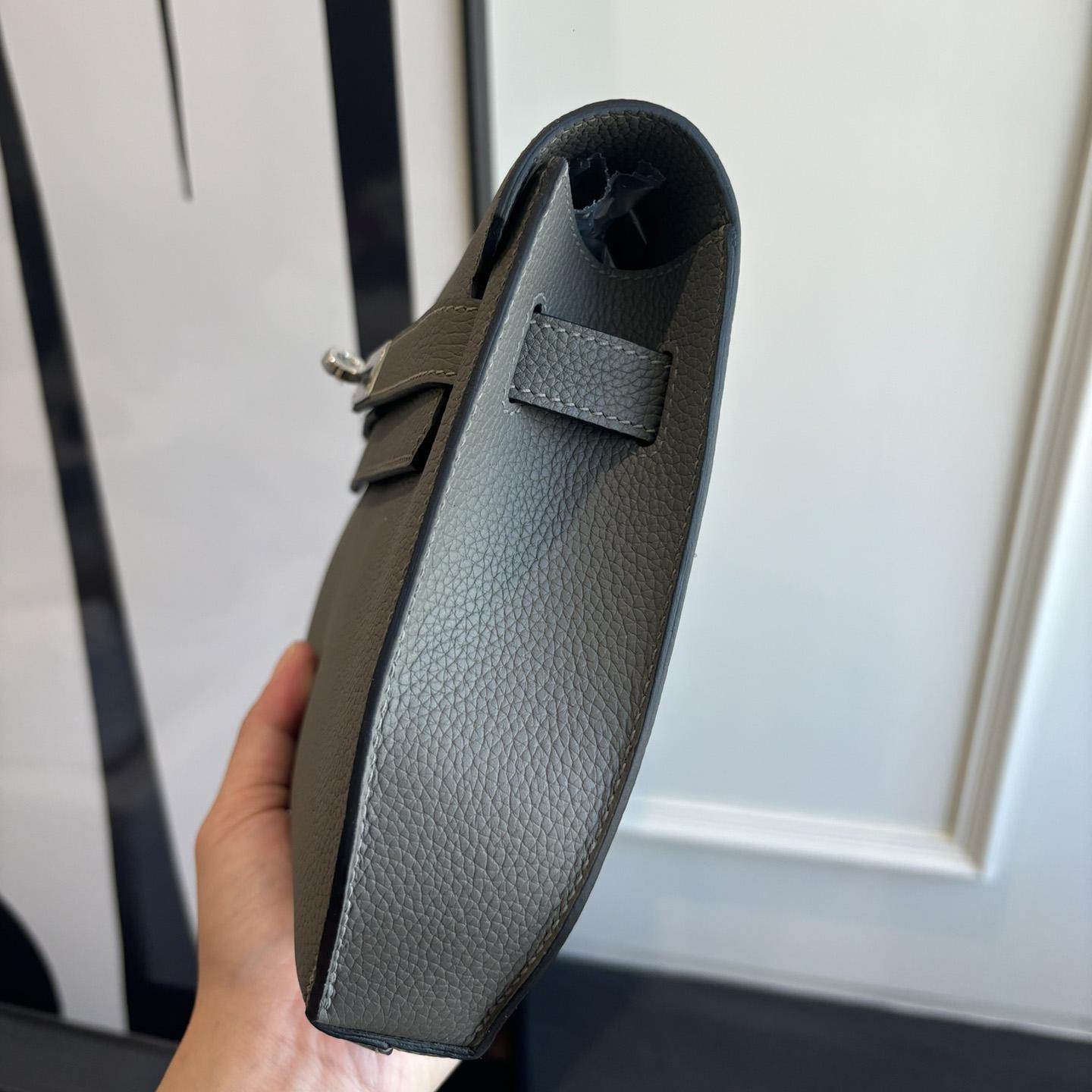 Hermes Kelly Depeches 25 Pouch - FashionPlug