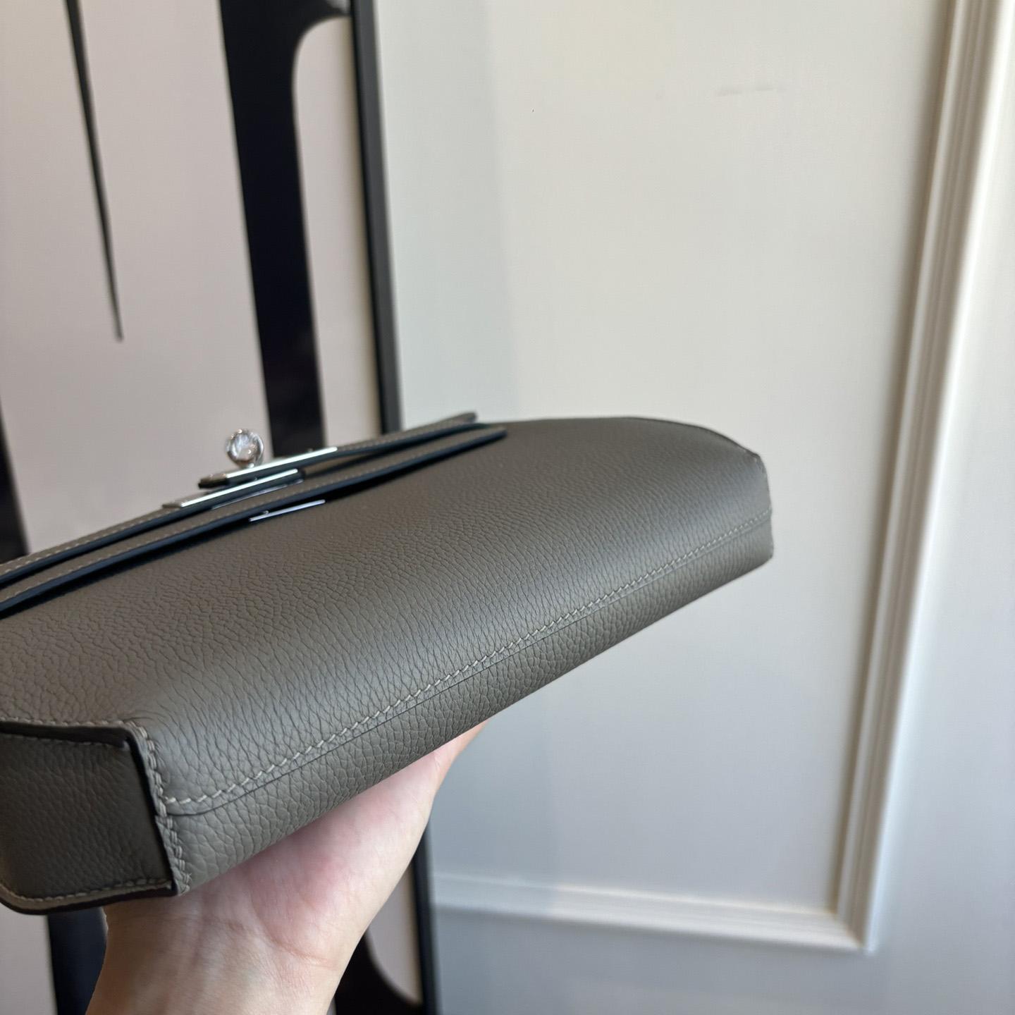 Hermes Kelly Depeches 25 Pouch - FashionPlug