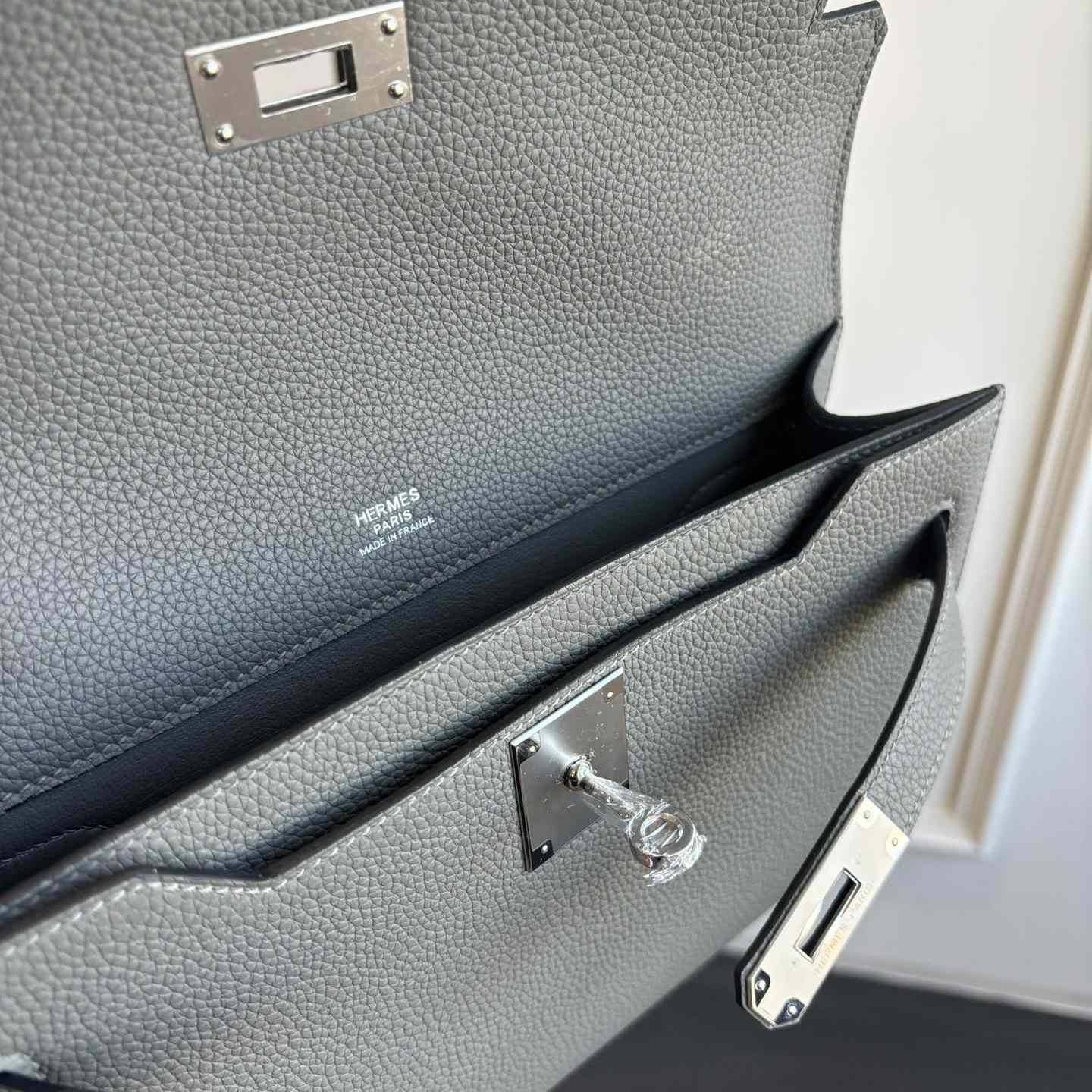 Hermes Kelly Depeches 25 Pouch - FashionPlug