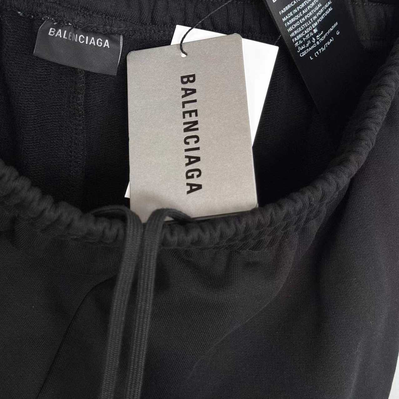 Balenciaga 3B Football Baggy Sweatpants In Black - FashionPlug