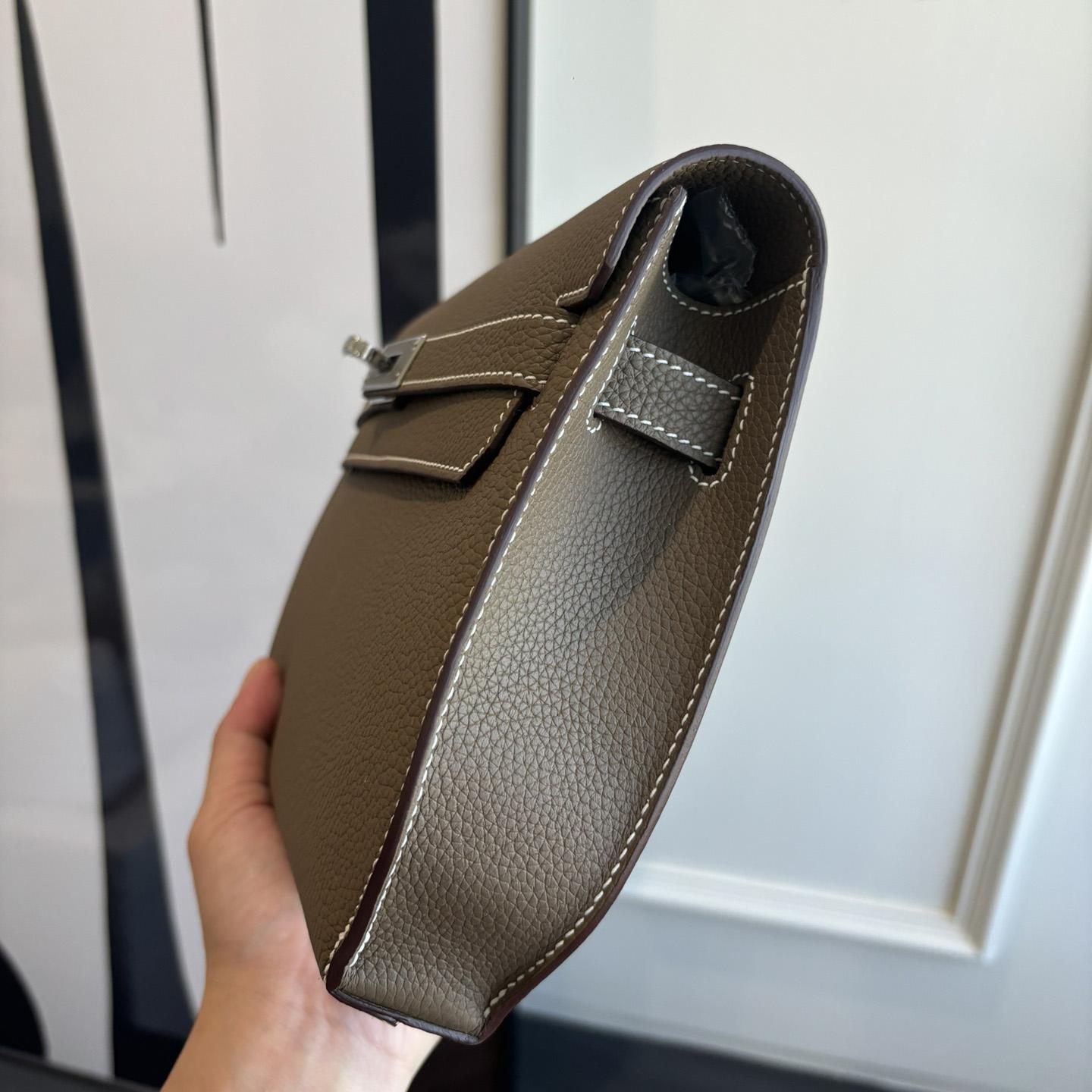 Hermes Kelly Depeches 25 Pouch - FashionPlug