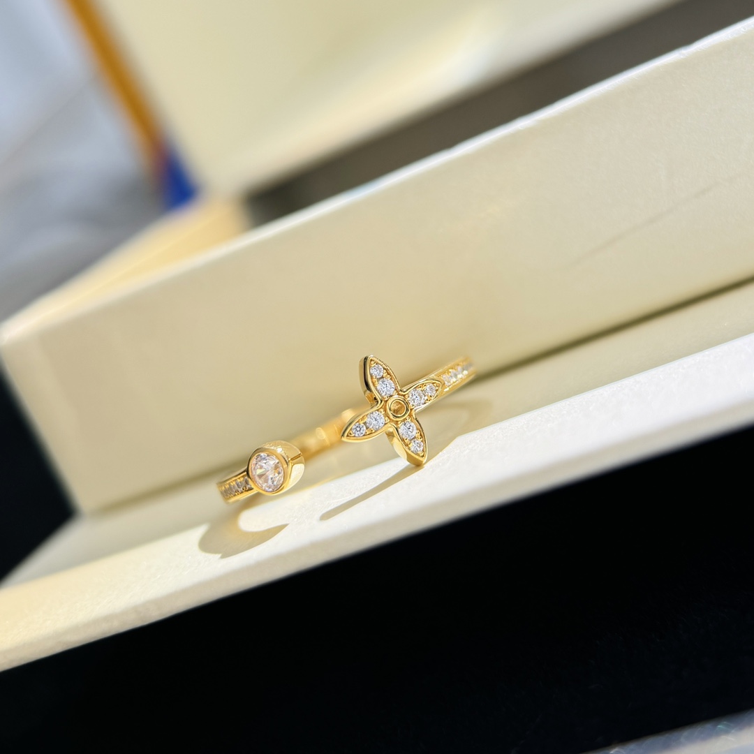 Louis Vuitton Idylle Blossom Single Ring - FashionPlug