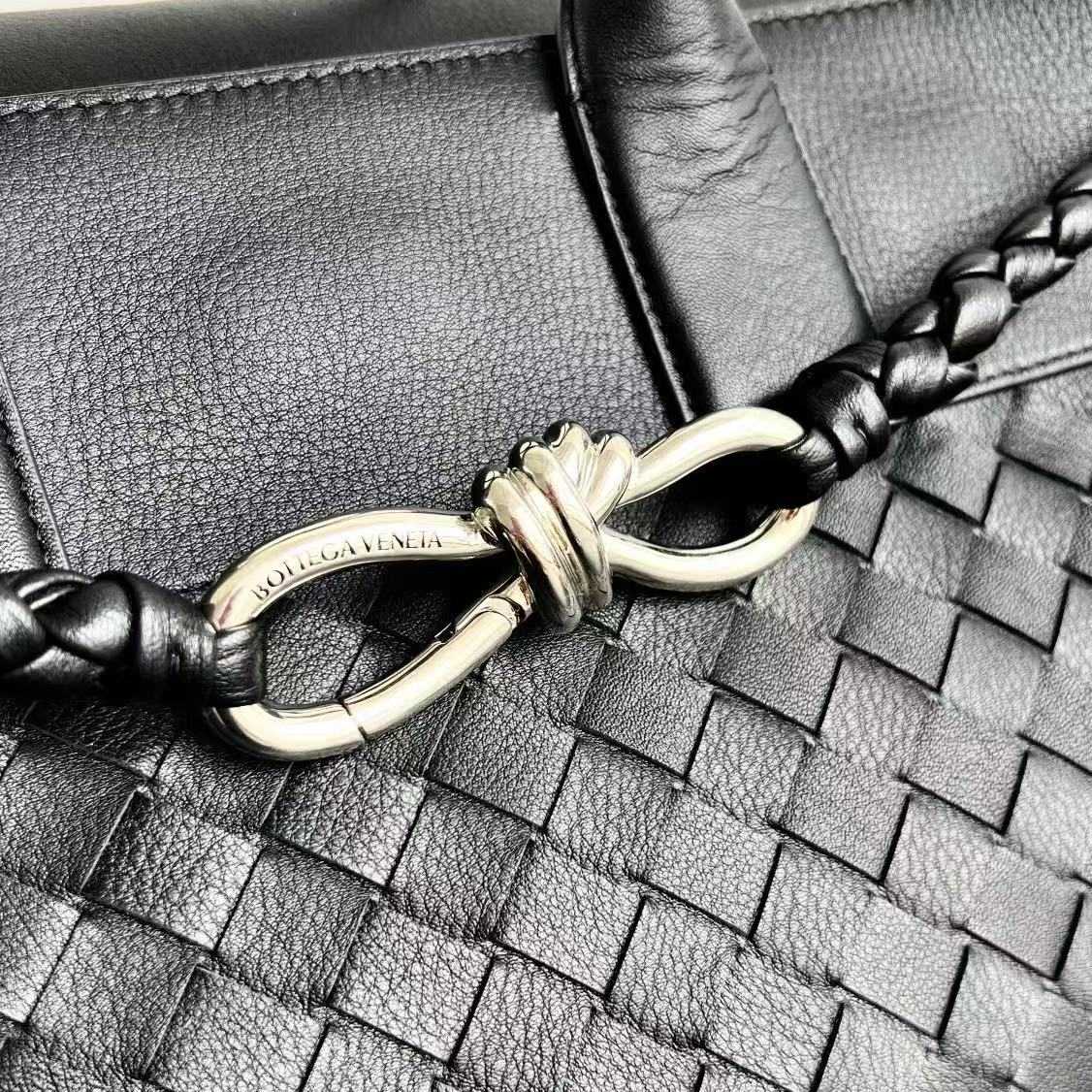 Bottega Veneta Andiamo   43*39*20cm - FashionPlug