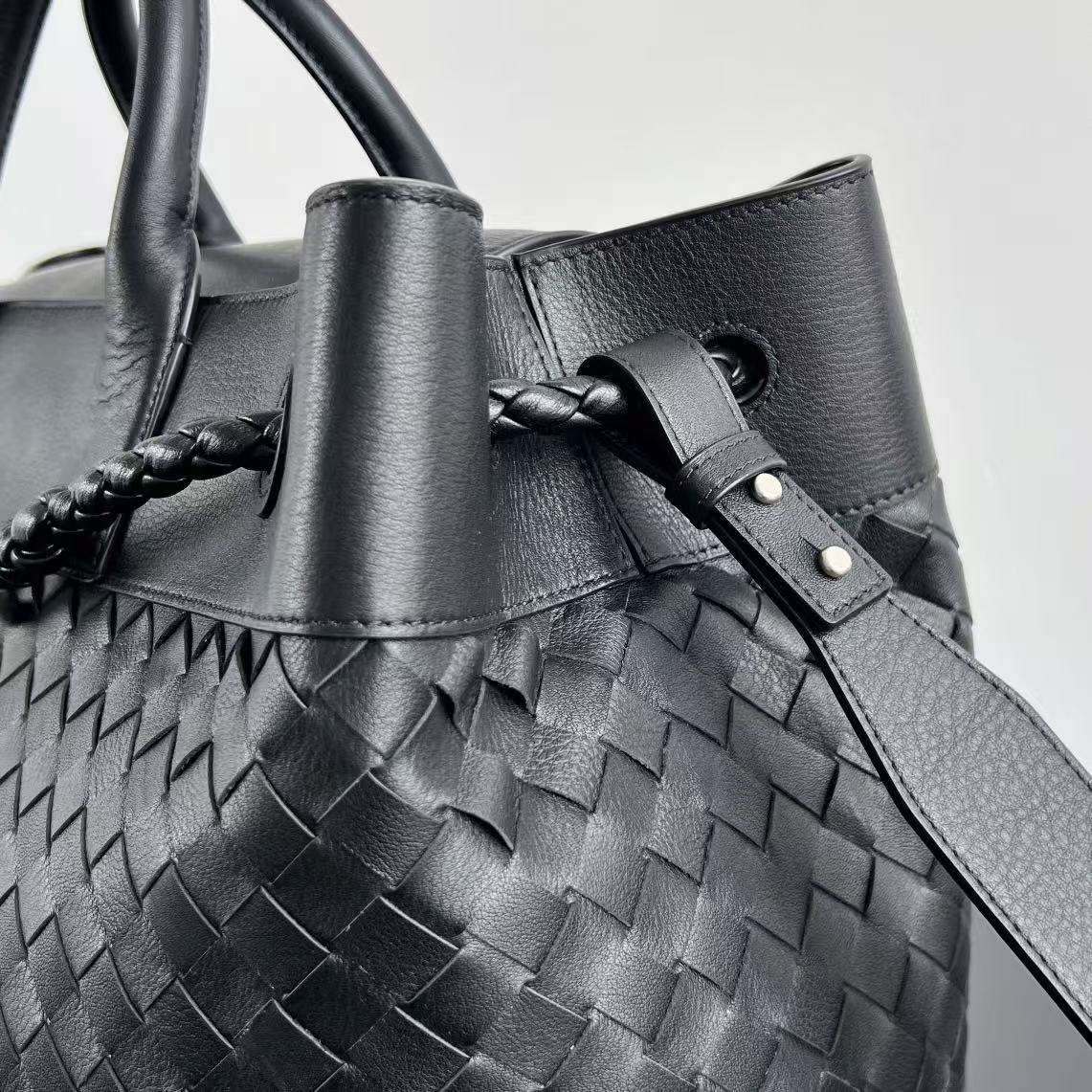 Bottega Veneta Andiamo   43*39*20cm - FashionPlug