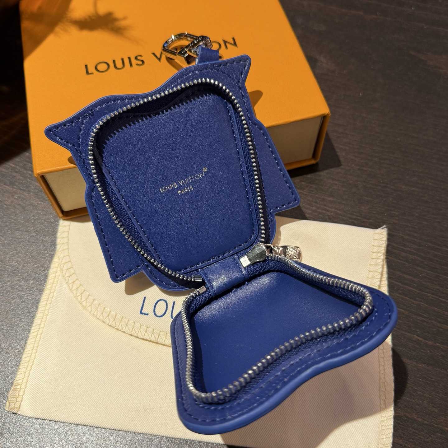 Louis Vuitton LV Owl Bag Charm S00 - FashionPlug