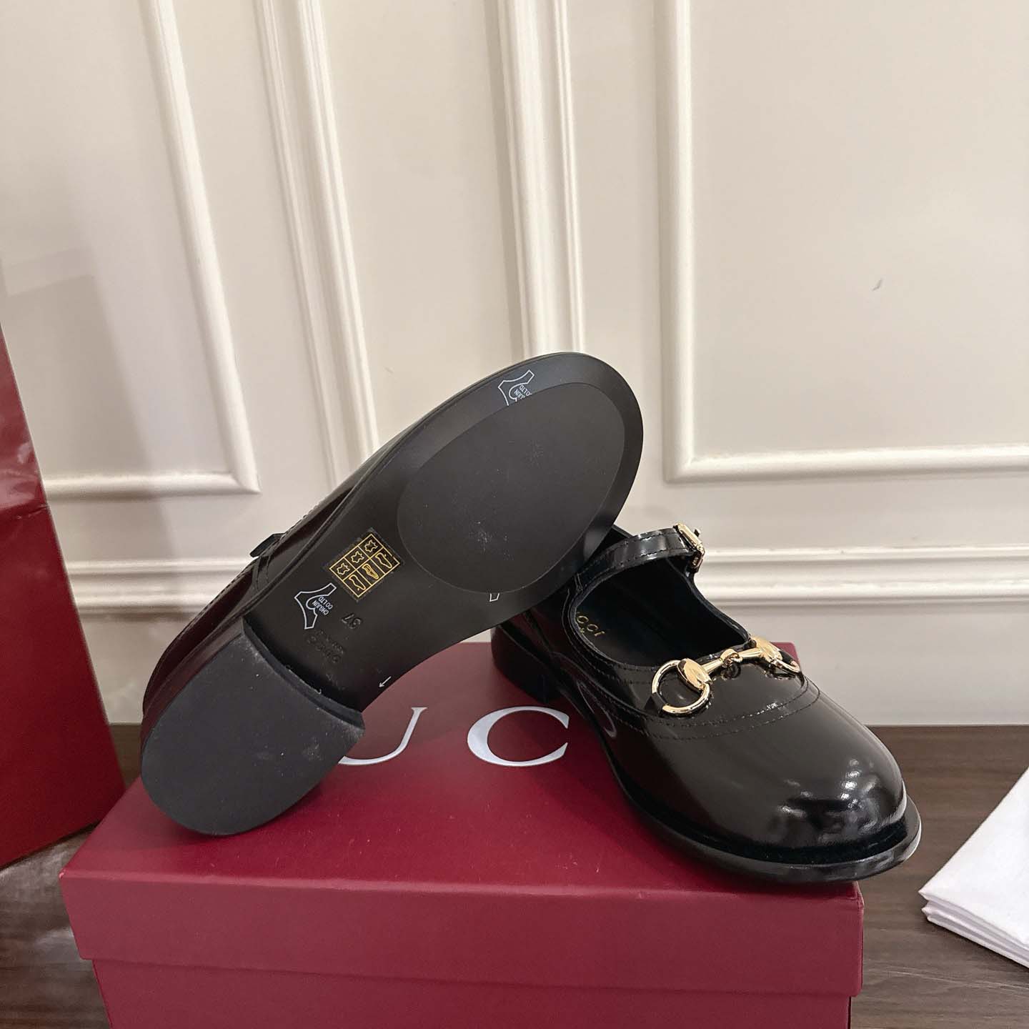 Gucci Women's Mary Jane With Horsebit - FashionPlug