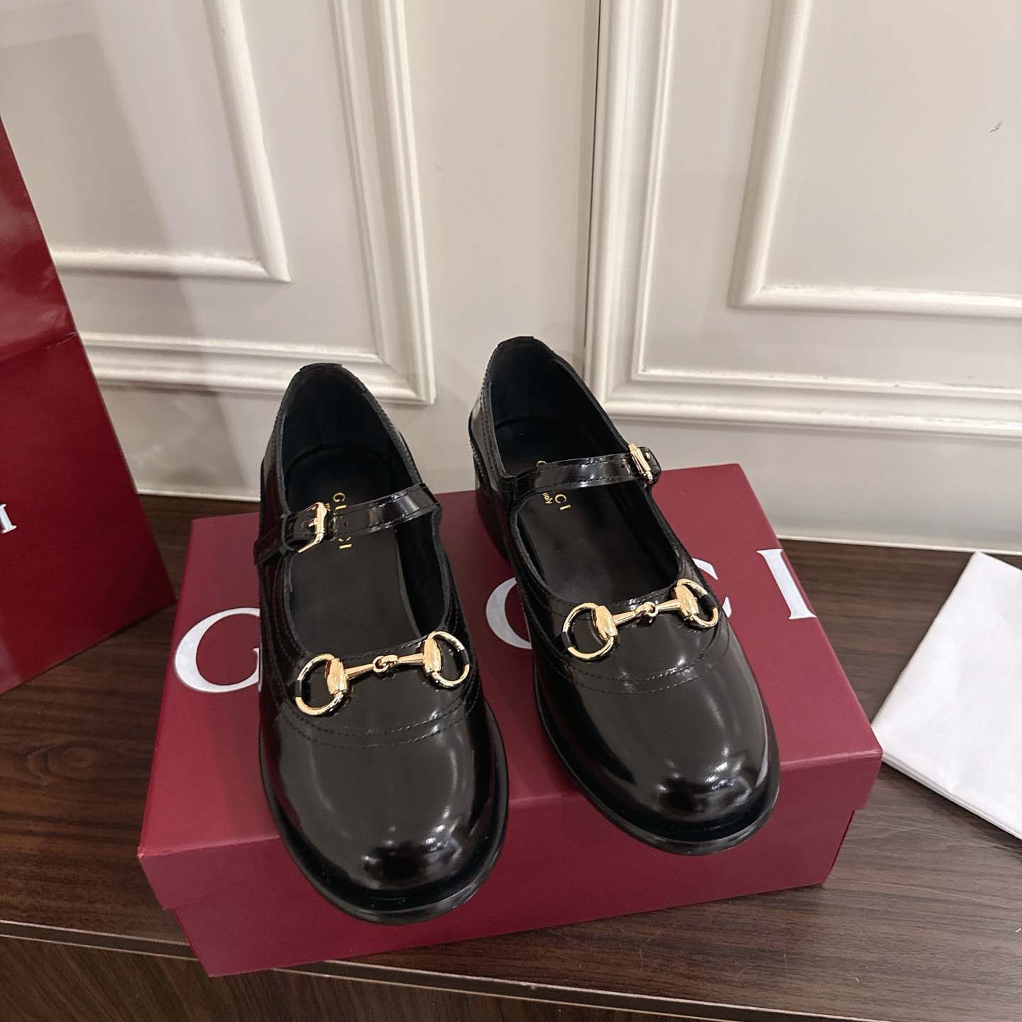 Gucci Women's Mary Jane With Horsebit - FashionPlug