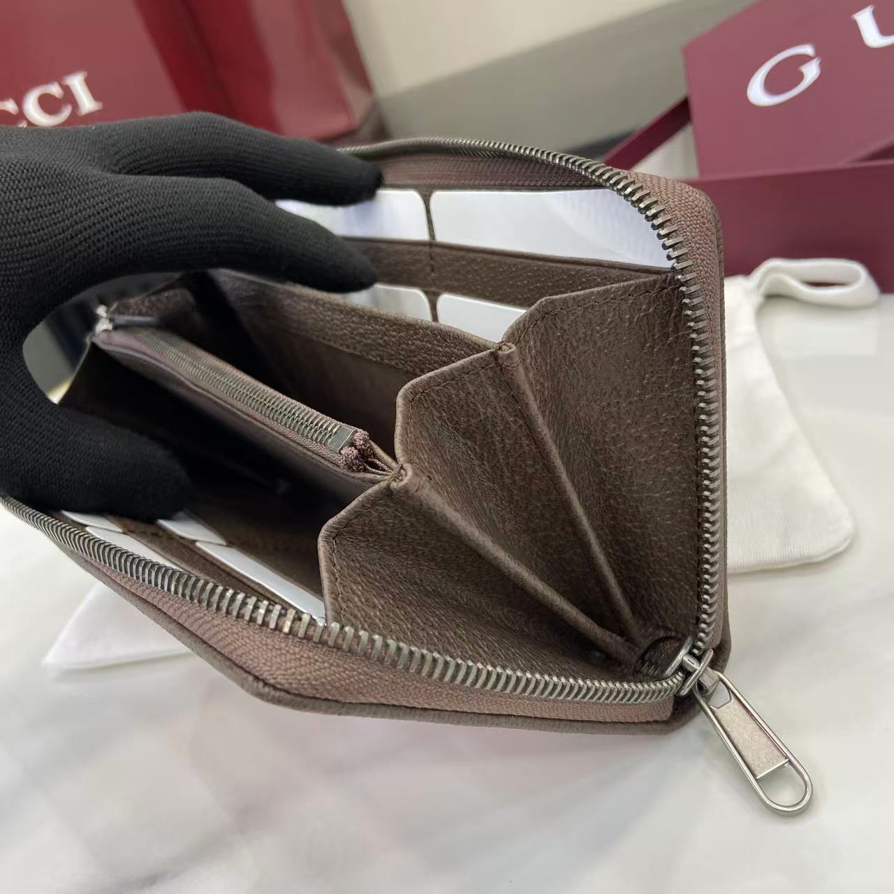 Gucci GG zip-around Wallet - FashionPlug