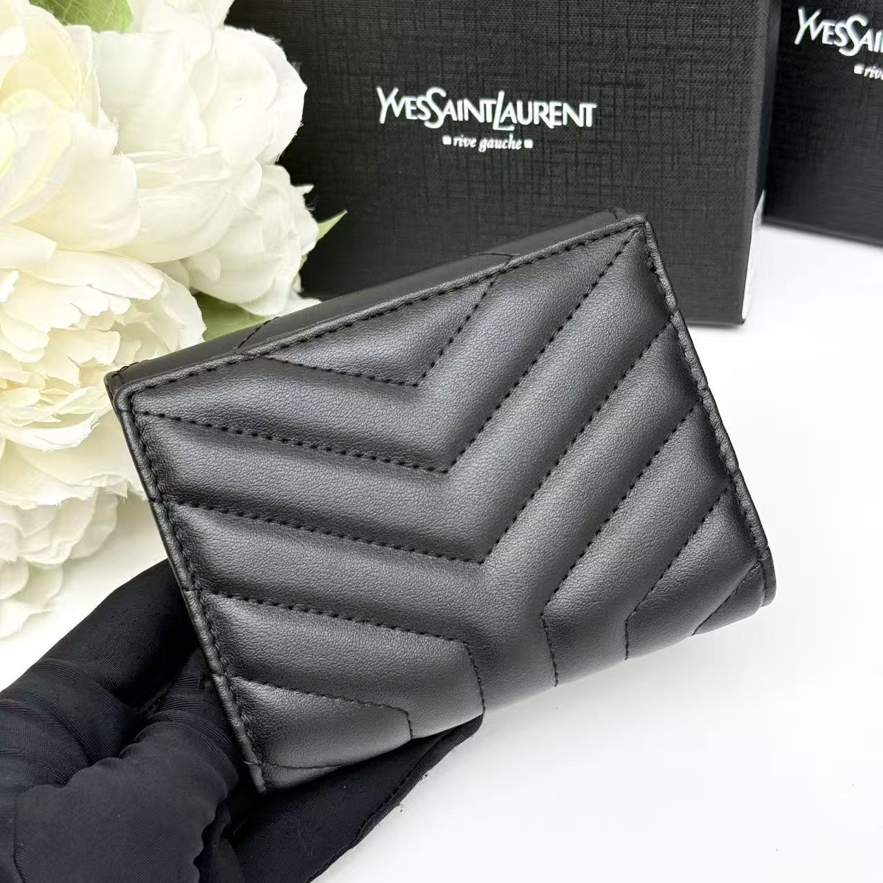 Saint Laurent Cassandre Matelassé Wallet  12·5*10*2.5cm - FashionPlug