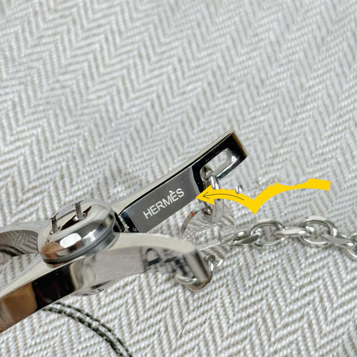 Hermès Filou Glove Clip - FashionPlug