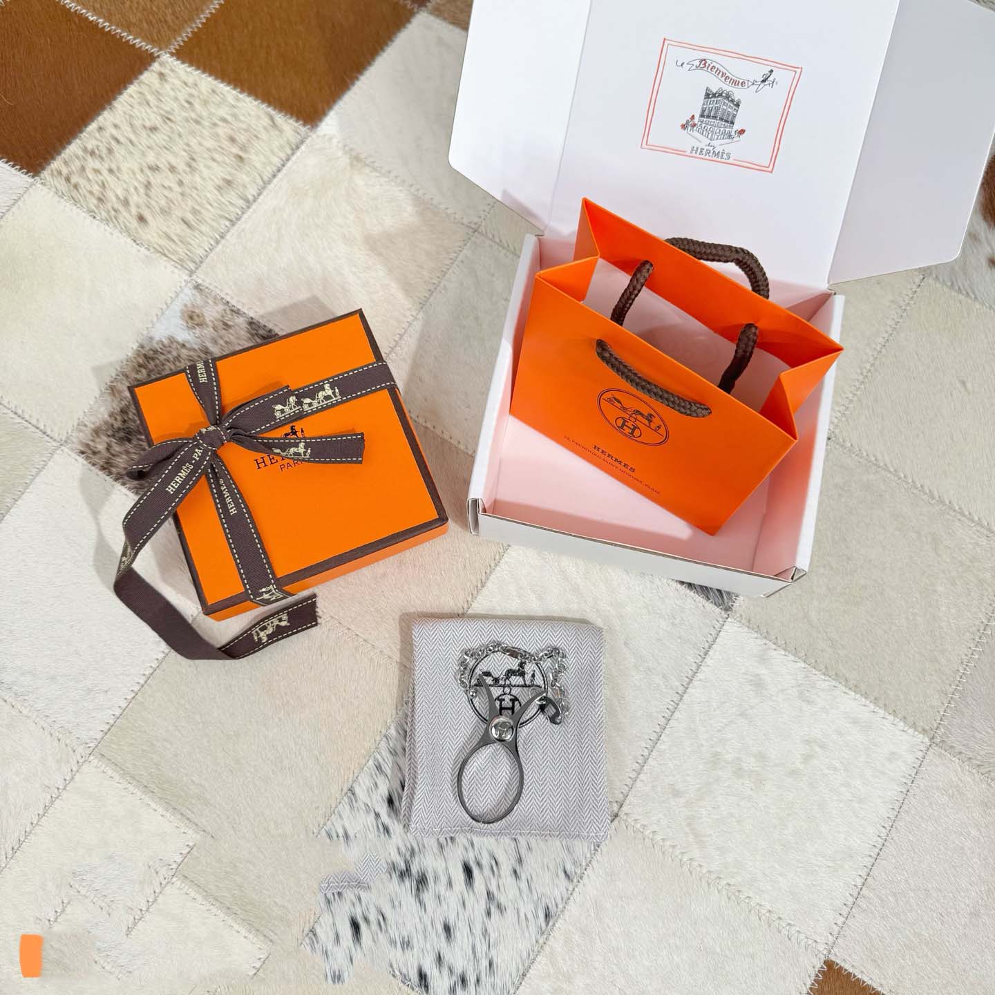 Hermès Filou Glove Clip - FashionPlug