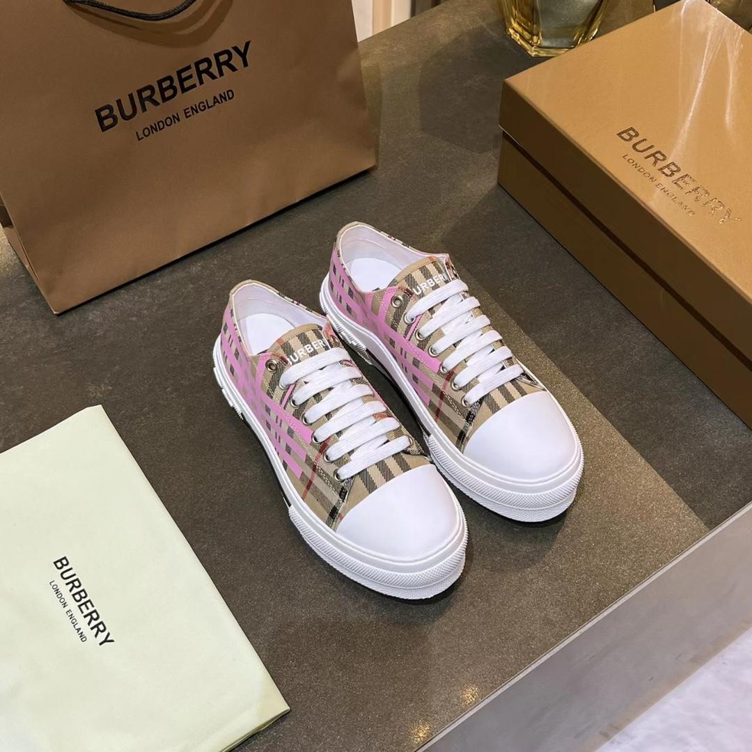 Burberry Low Top Sneaker - FashionPlug