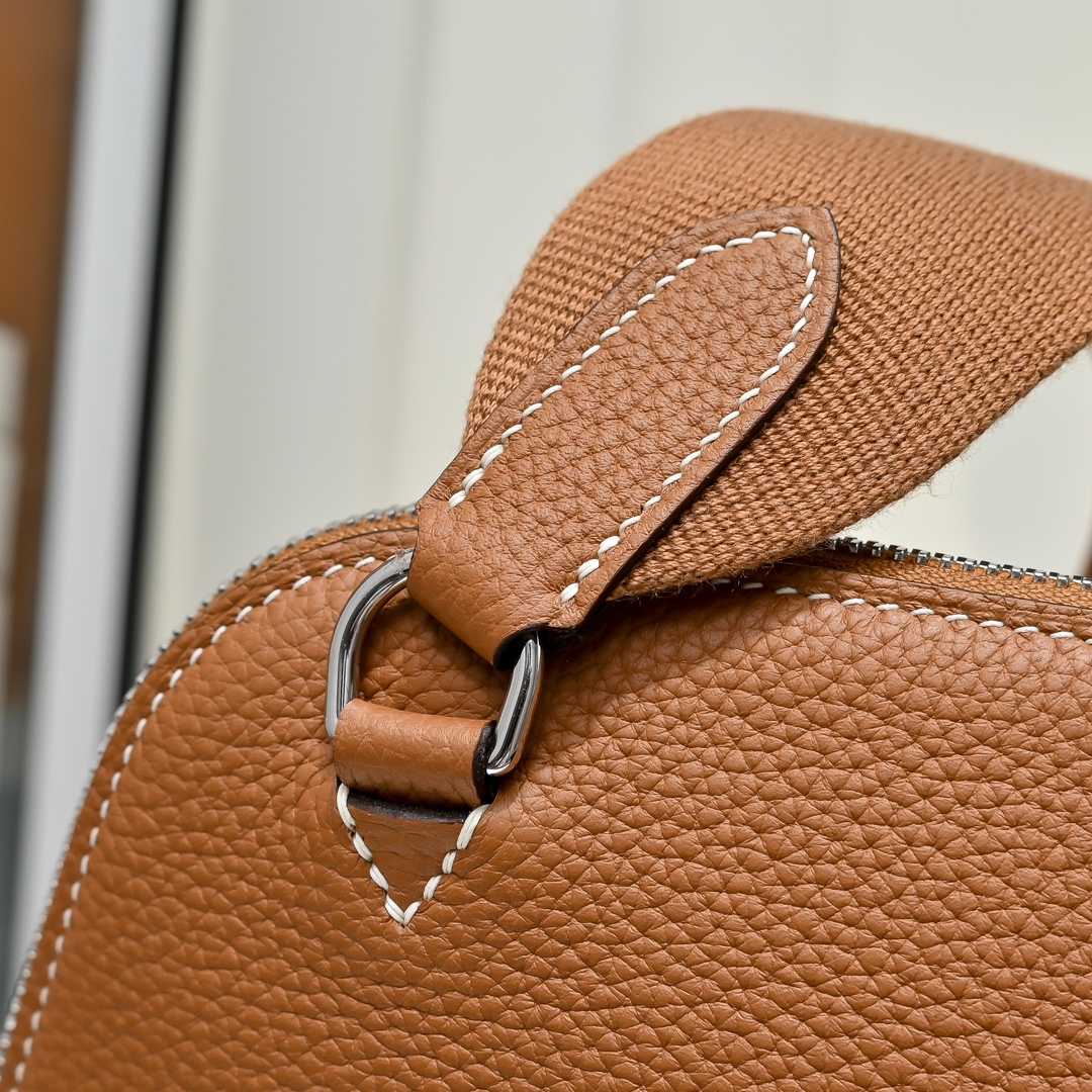 Hermès Bolide Messenger Bag - FashionPlug