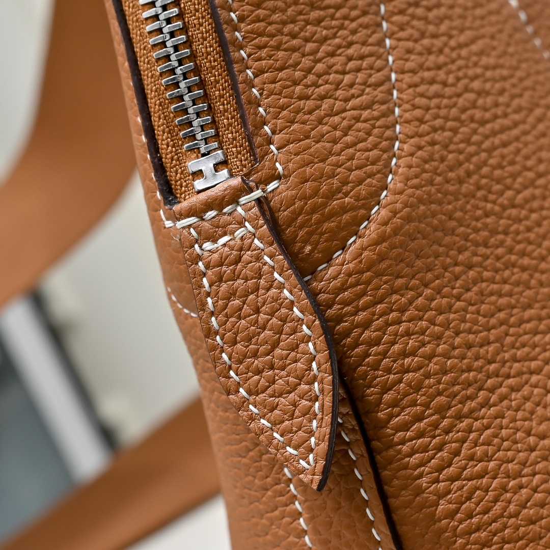 Hermès Bolide Messenger Bag - FashionPlug