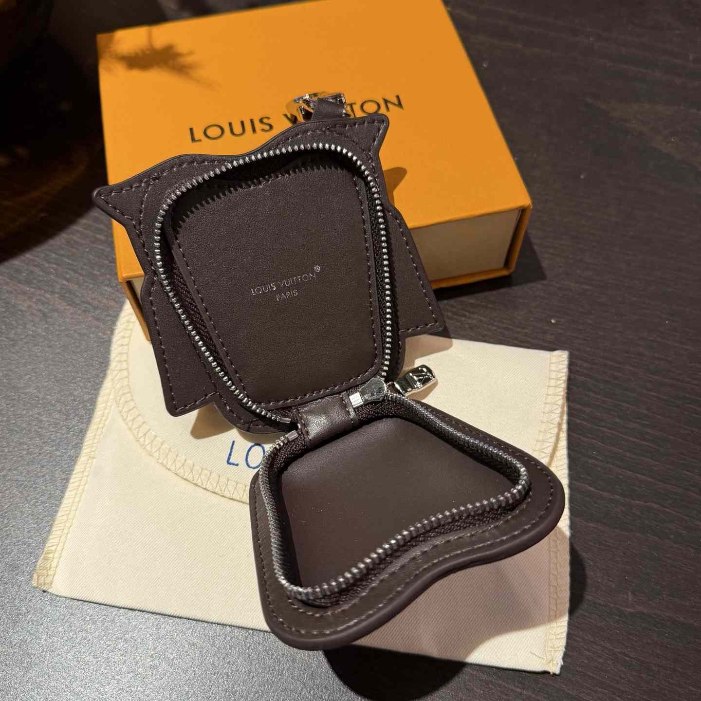 Louis Vuitton LV Owl Bag Charm S00 - FashionPlug