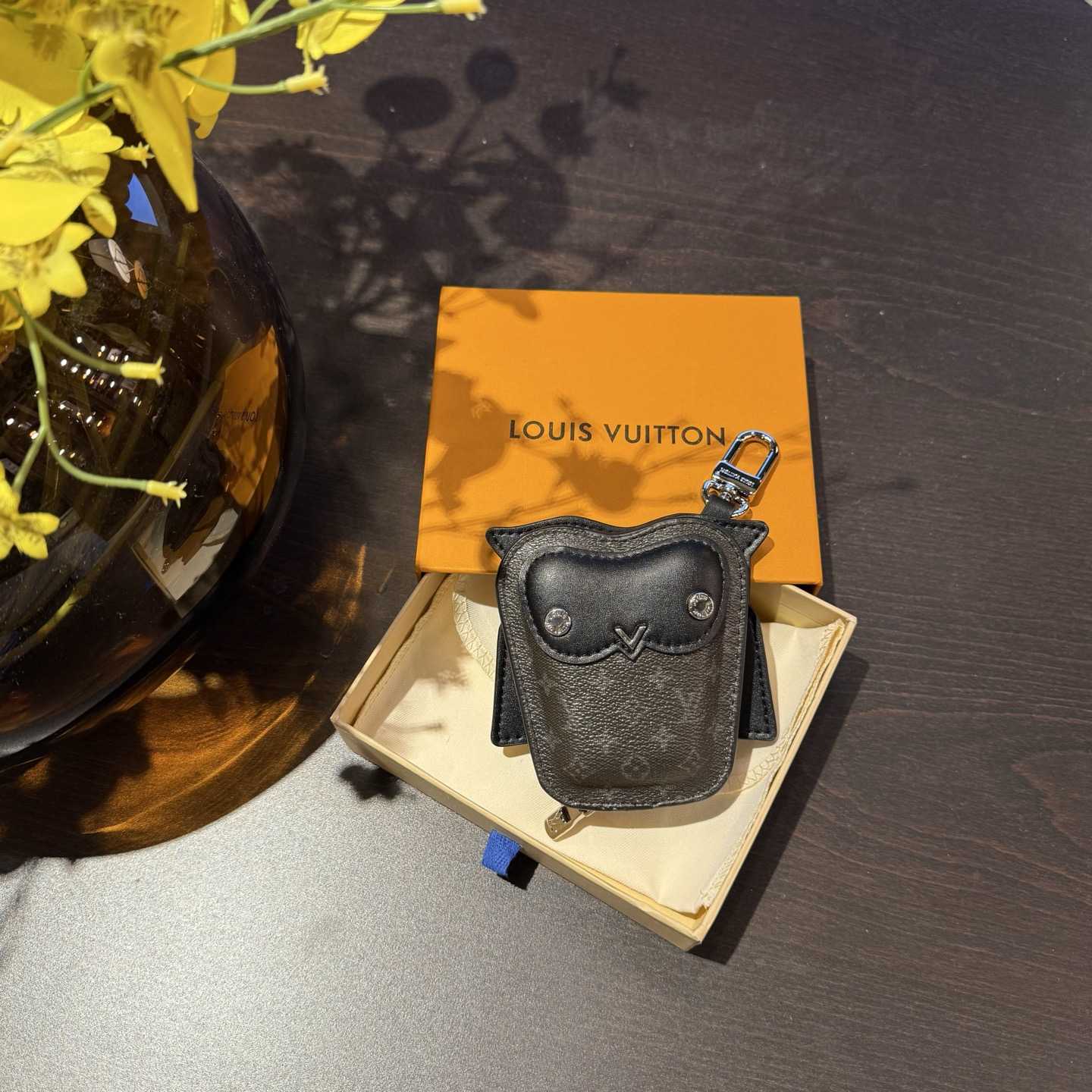 Louis Vuitton LV Owl Bag Charm S00 - FashionPlug