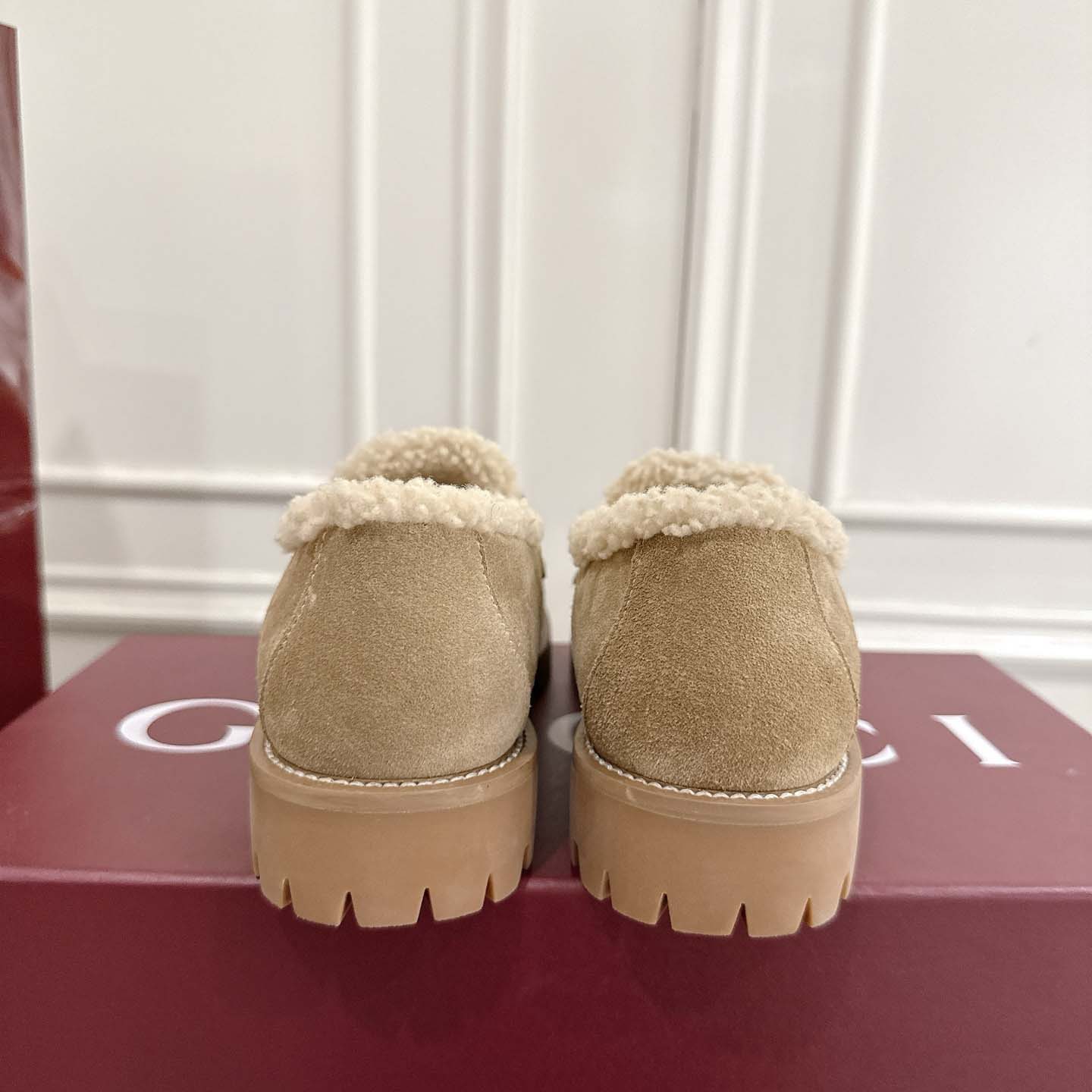 Gucci Women's Loafer With Horsebit - FashionPlug