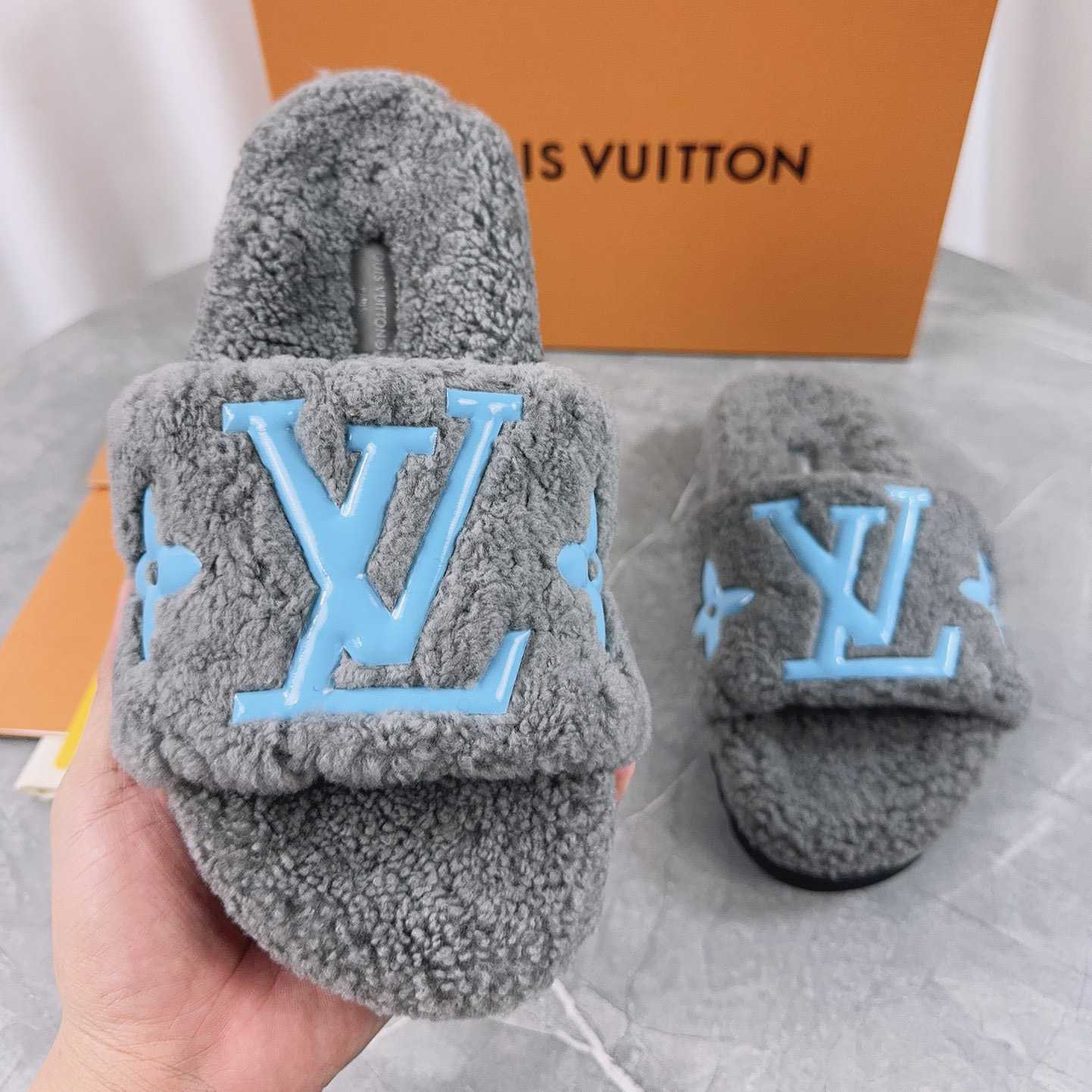 Louis Vuitton Fuzzy Slippers - FashionPlug