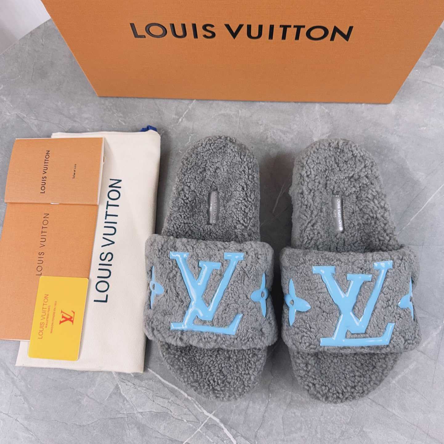 Louis Vuitton Fuzzy Slippers - FashionPlug