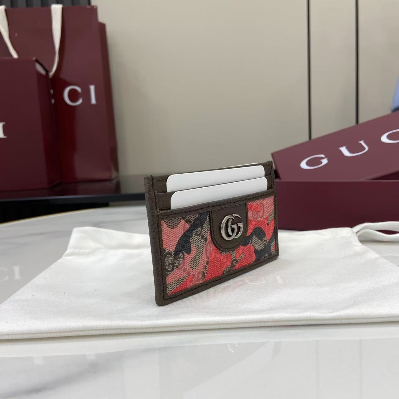 Gucci GG Card Case - FashionPlug