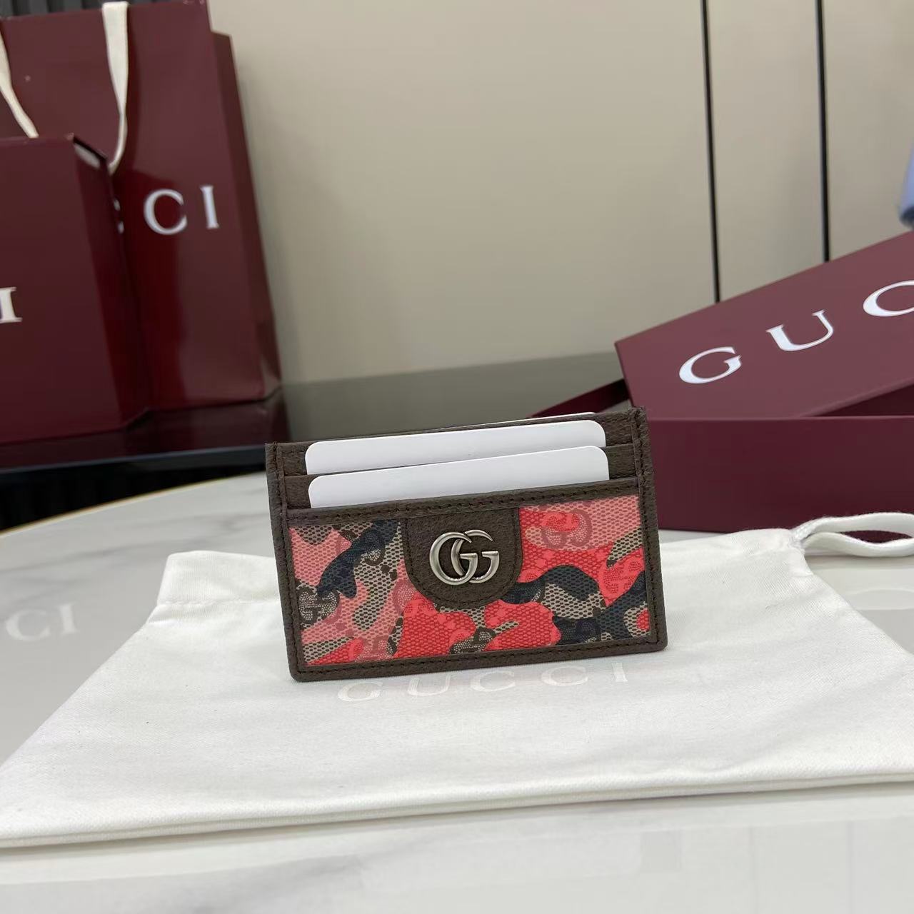 Gucci GG Card Case - FashionPlug