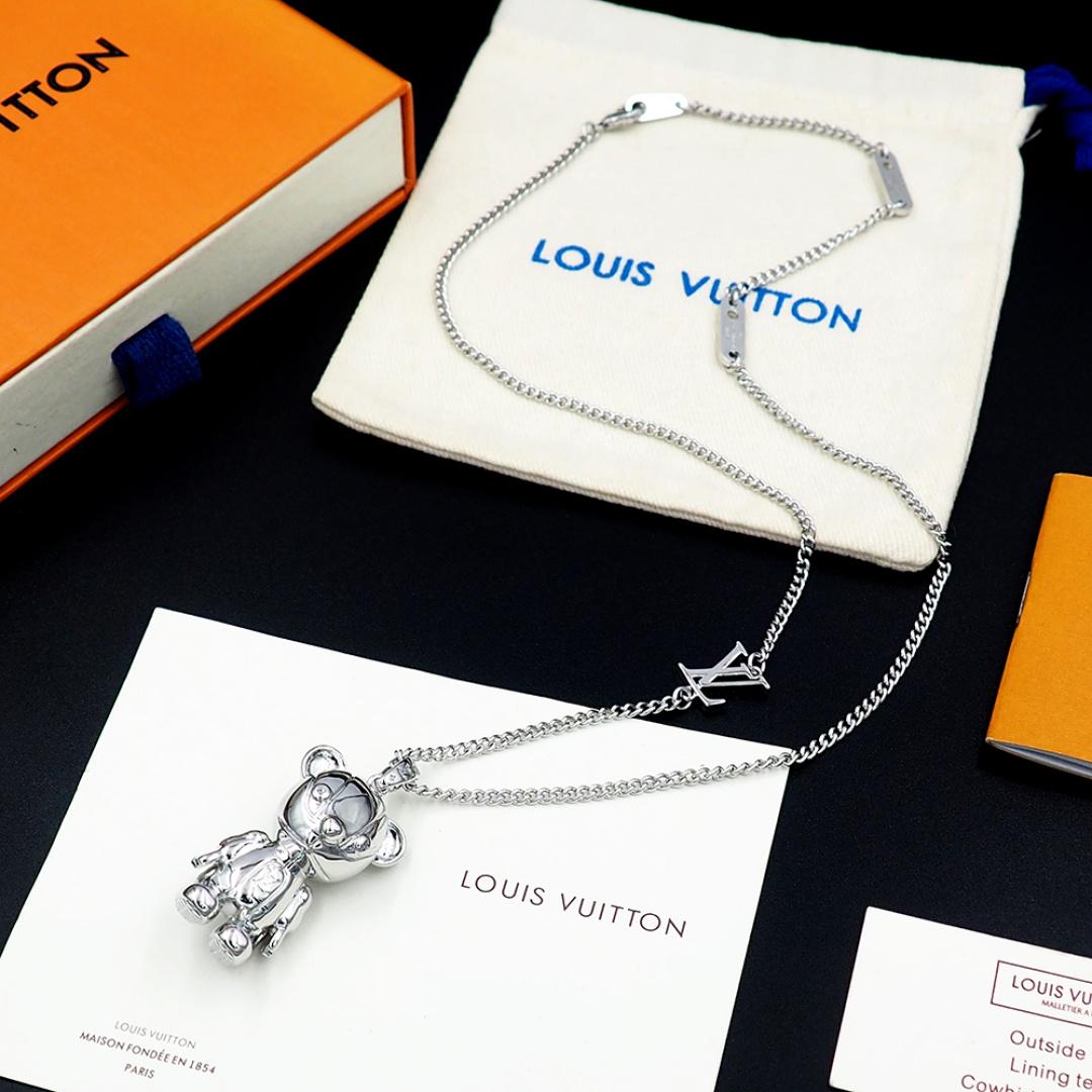 Louis Vuitton LV Louis Medium Charm S00  - FashionPlug