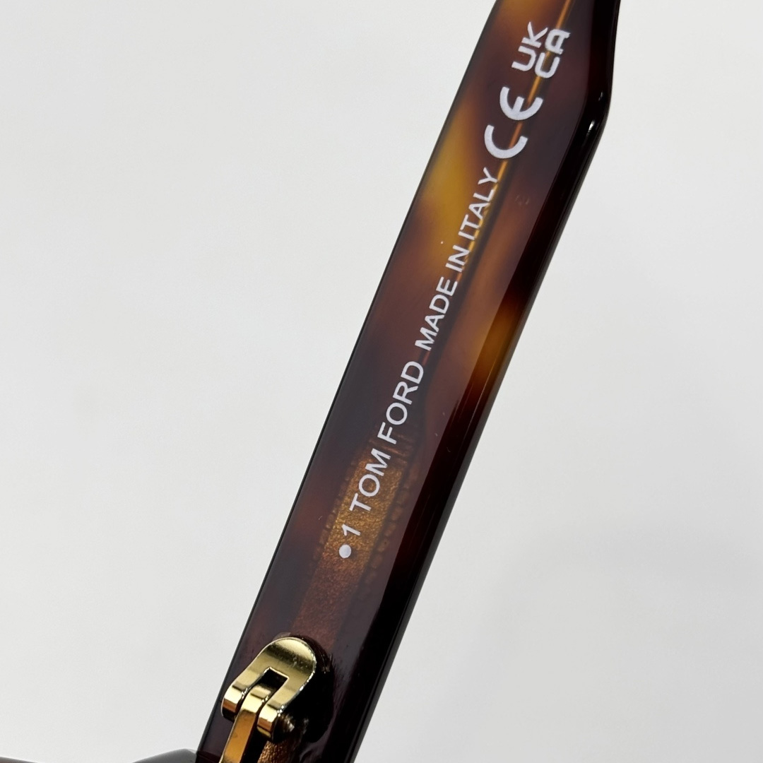 Tom Ford TF884 Sunglasses - FashionPlug