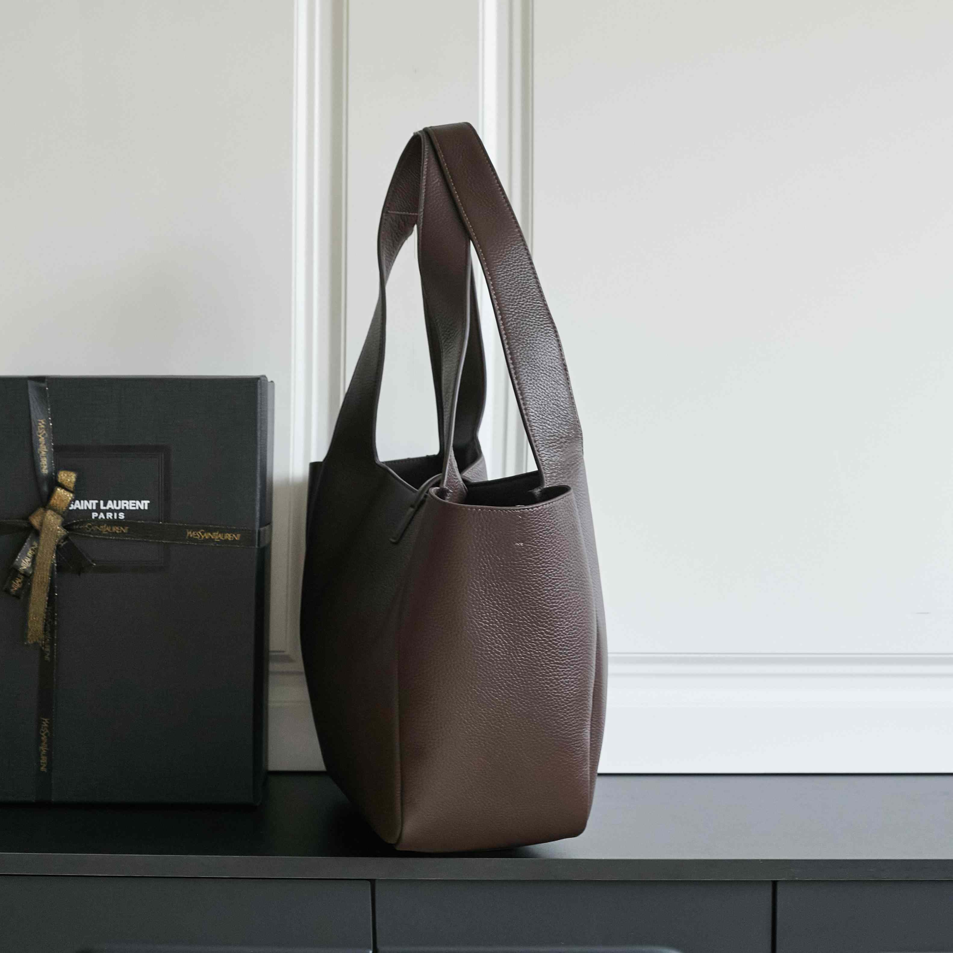 Saint Laurent LE 5 À 7 Bea In Grained Leather - FashionPlug