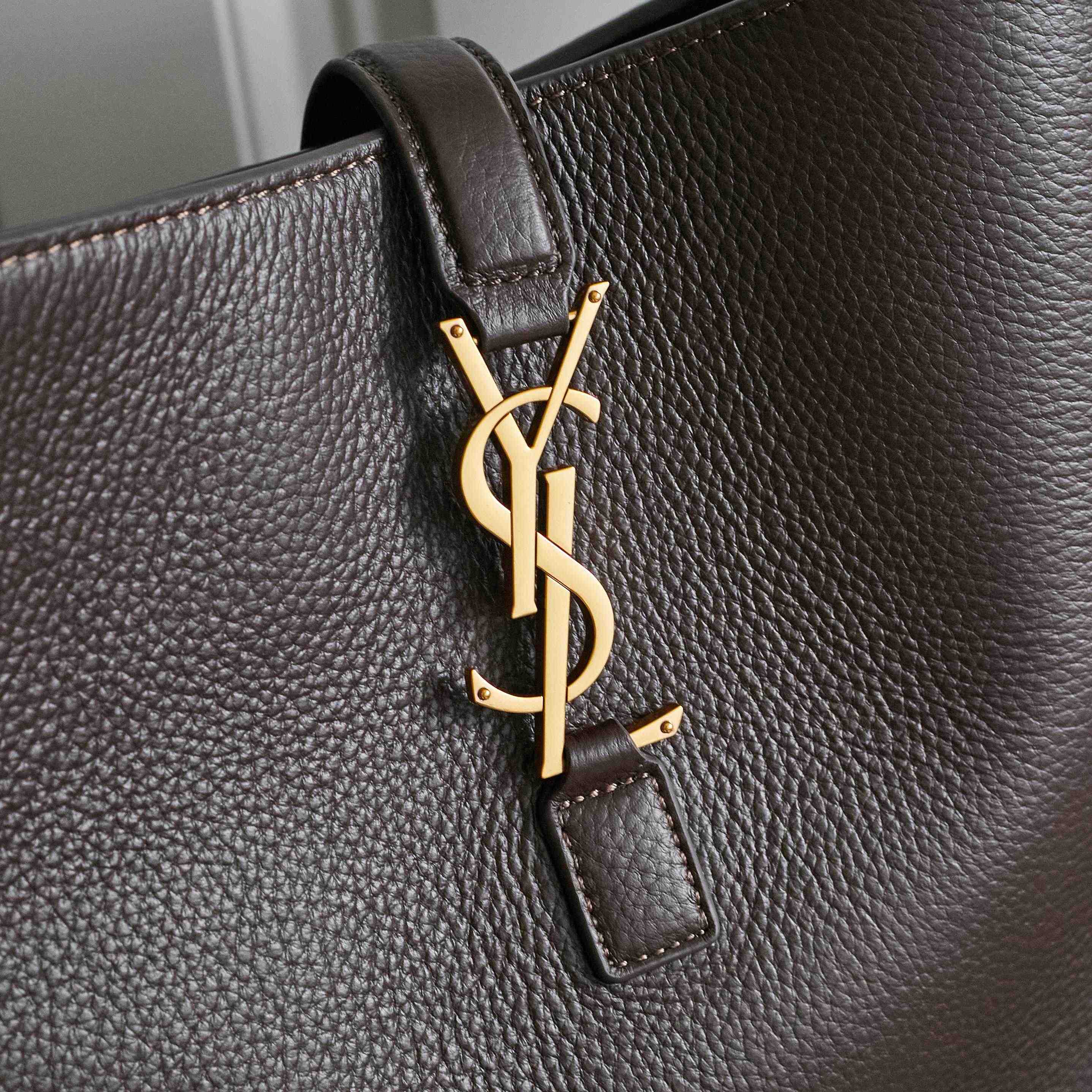 Saint Laurent LE 5 À 7 Bea In Grained Leather - FashionPlug