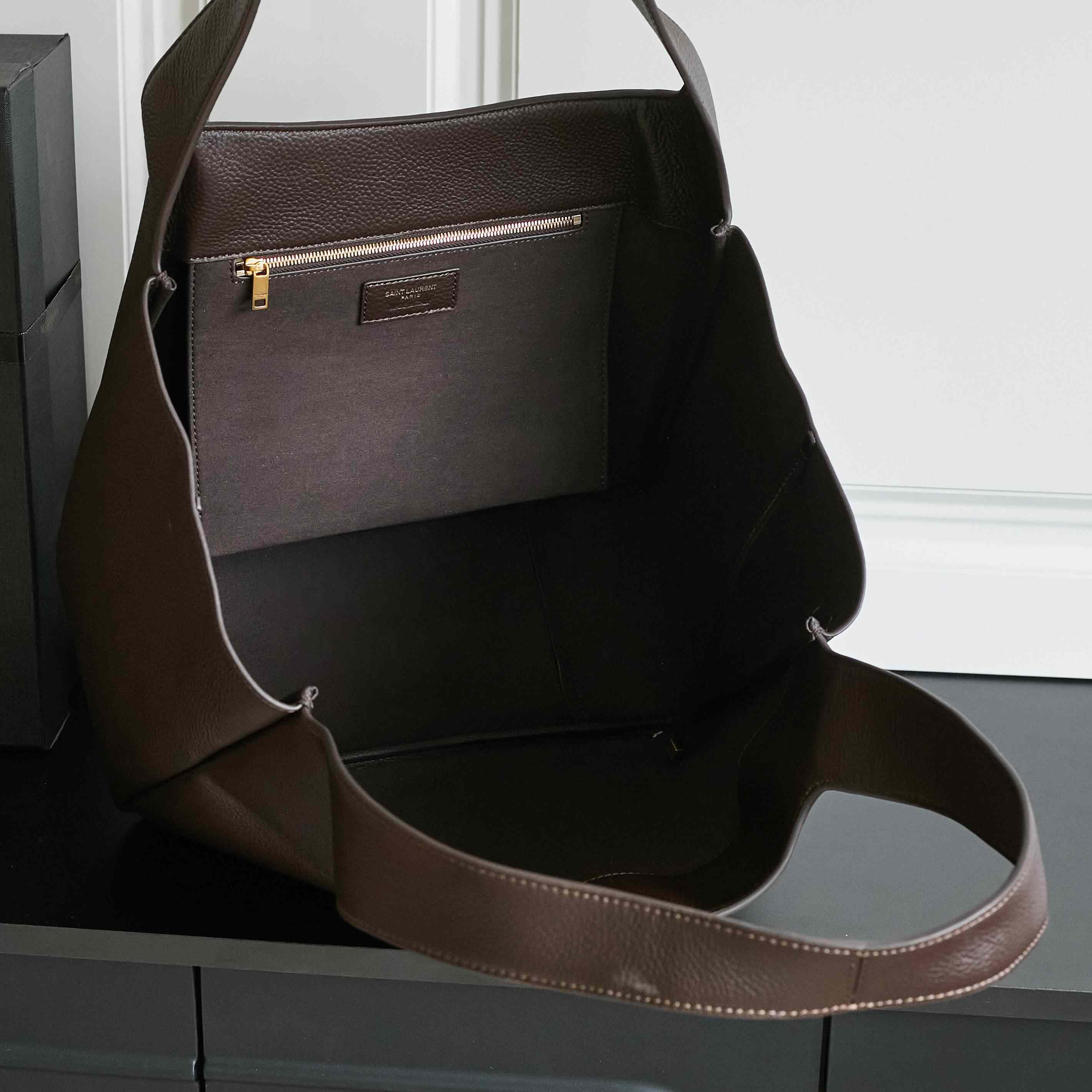 Saint Laurent LE 5 À 7 Bea In Grained Leather - FashionPlug