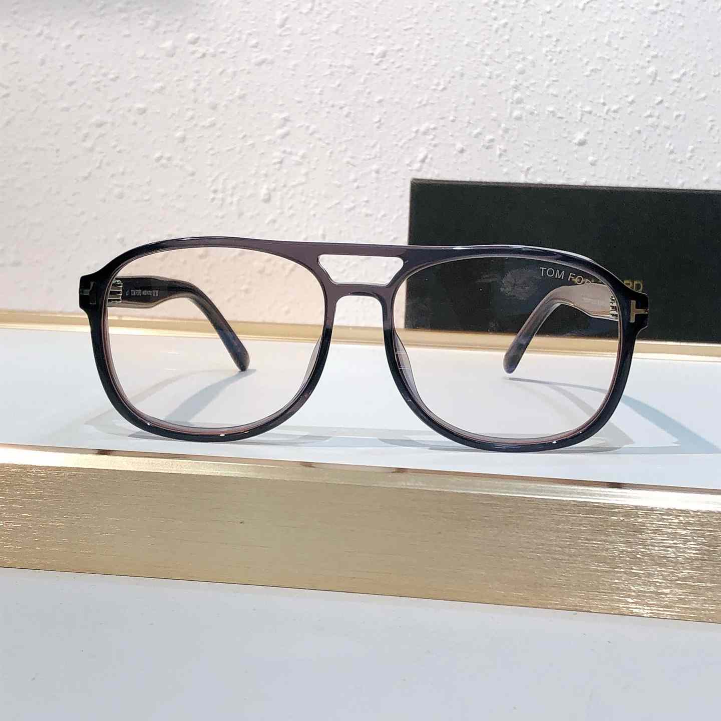 Tom Ford Resco 1022 Sunglasses - FashionPlug