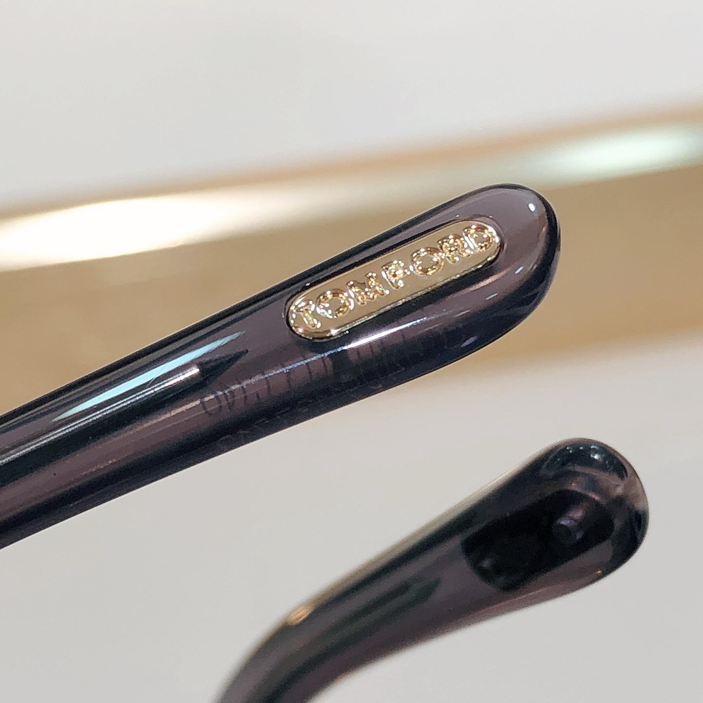 Tom Ford Resco 1022 Sunglasses - FashionPlug