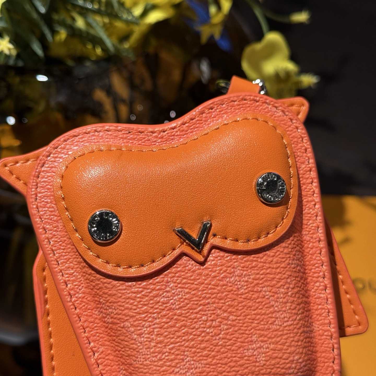 Louis Vuitton LV Owl Bag Charm S00 - FashionPlug