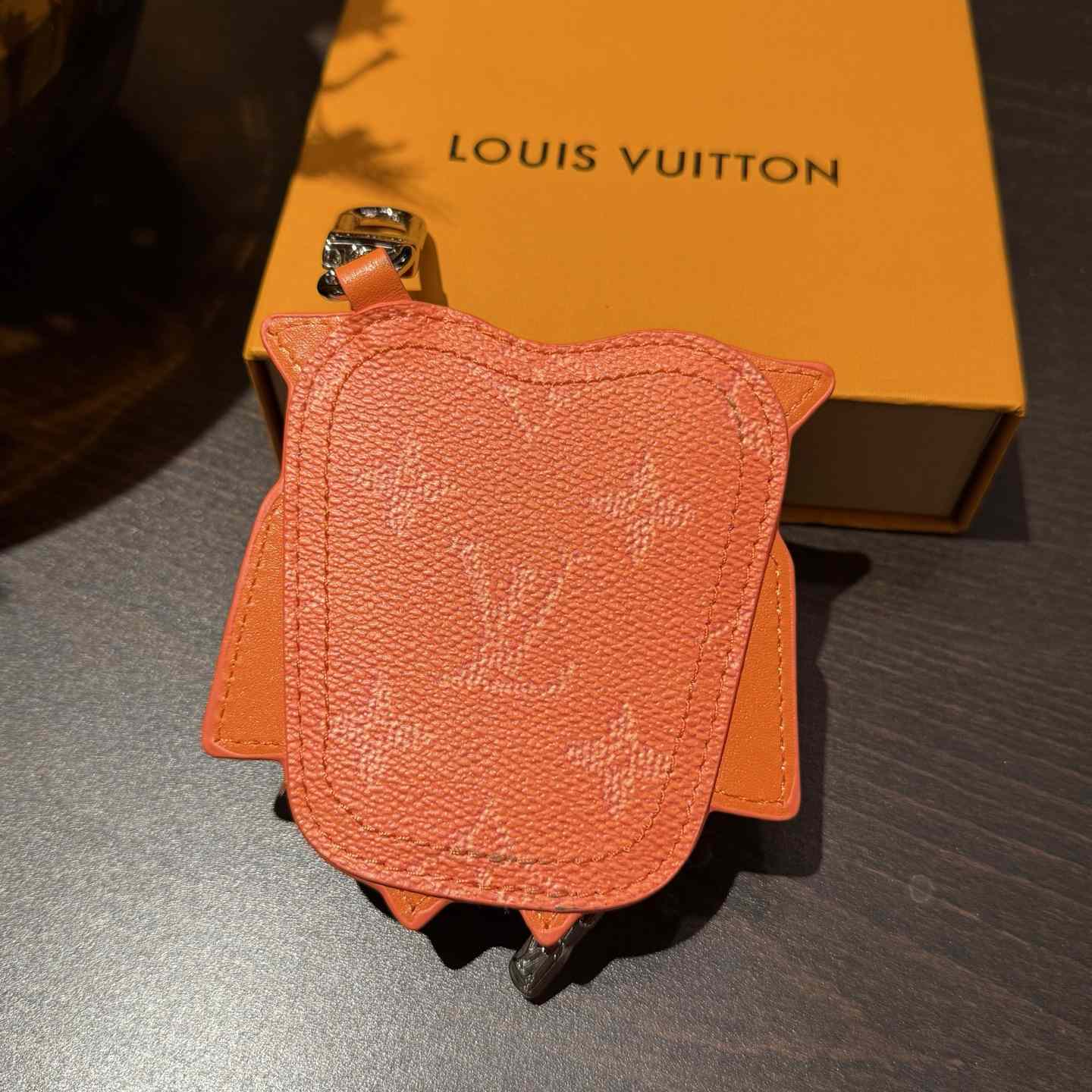 Louis Vuitton LV Owl Bag Charm S00 - FashionPlug