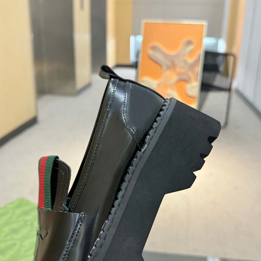 Gucci Women's Leather Loafers - FashionPlug