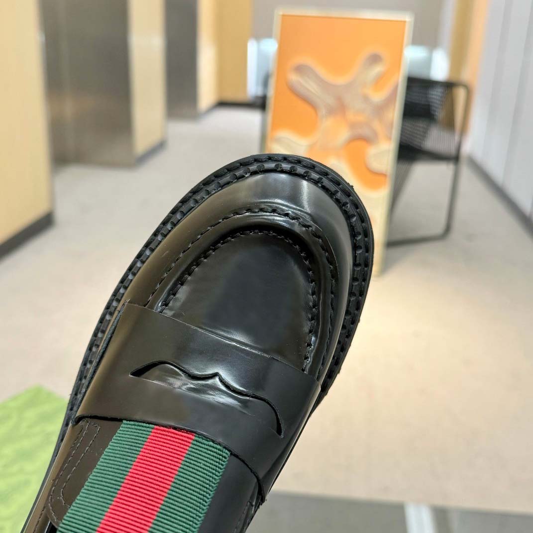Gucci Women's Leather Loafers - FashionPlug