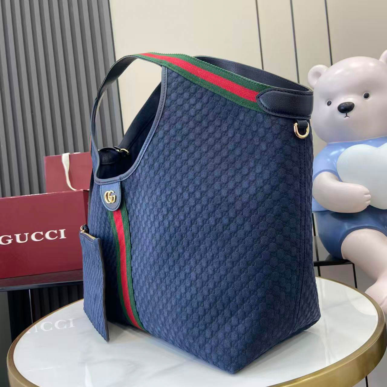Gucci Giglio Large Tote Bag - FashionPlug