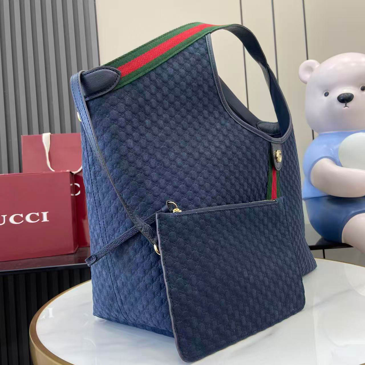 Gucci Giglio Large Tote Bag - FashionPlug