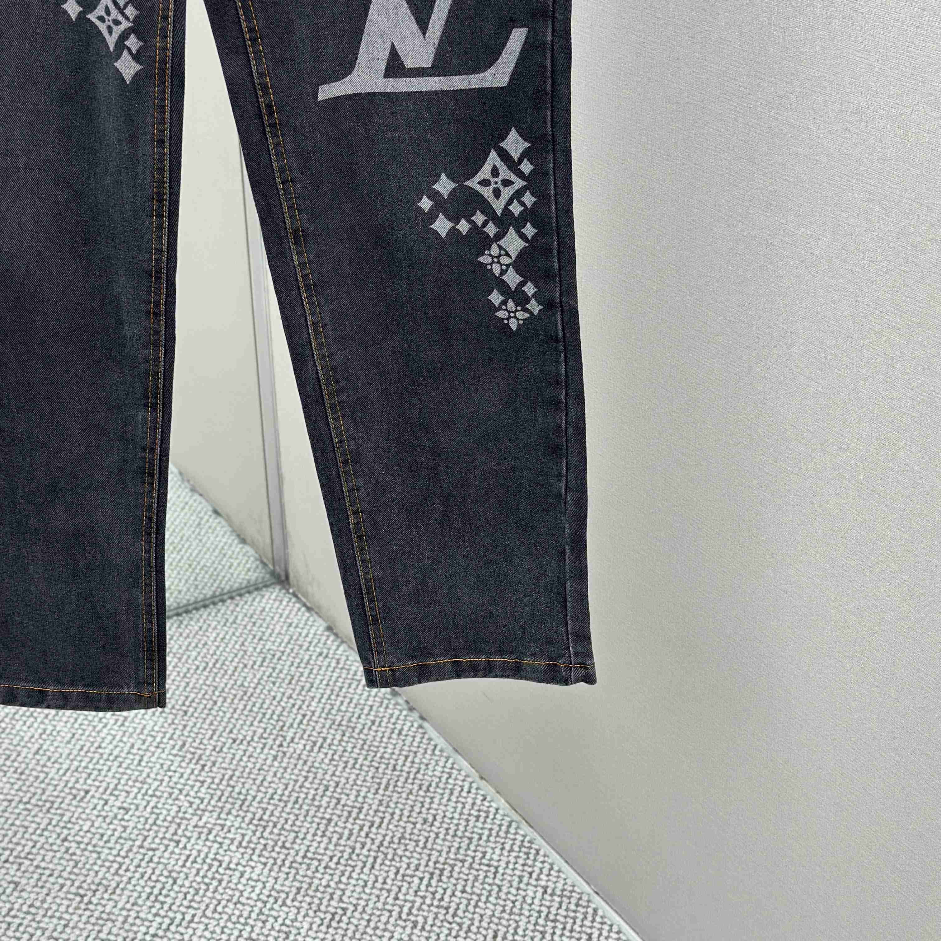 Louis Vuitton Jeans - FashionPlug
