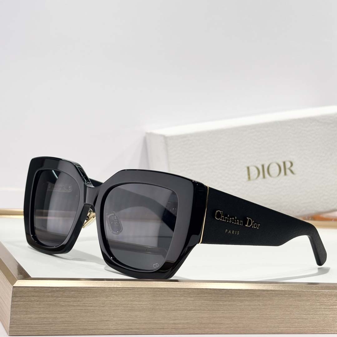 Dior DiorOmbre S2F - FashionPlug